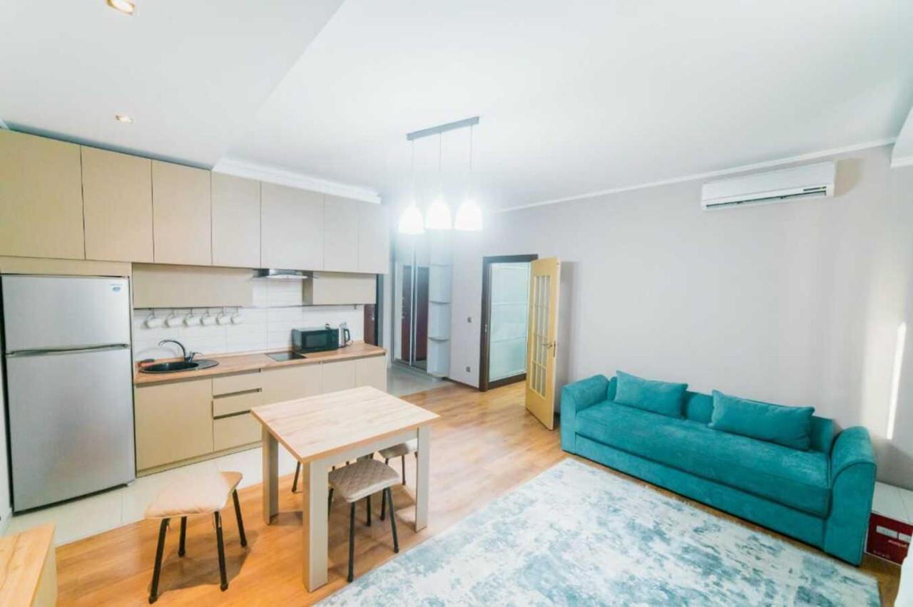 Manica Mega Towers Appartement Alma-Ata Buitenkant foto
