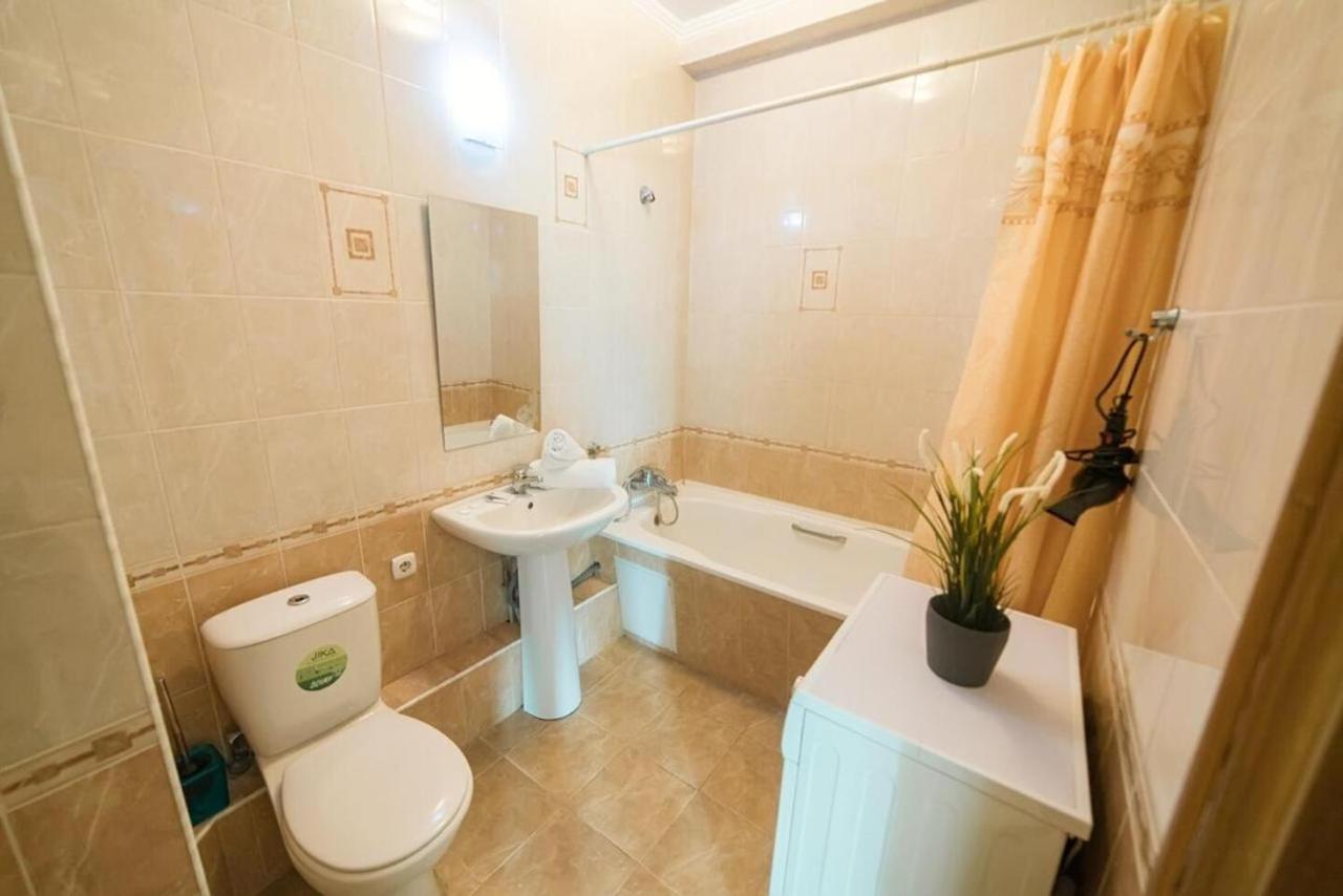 Manica Mega Towers Appartement Alma-Ata Buitenkant foto