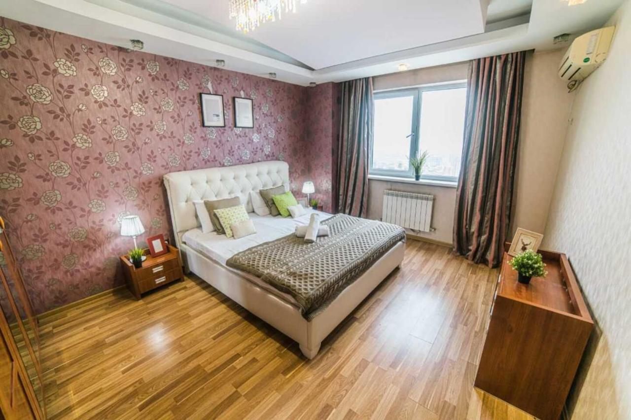 Manica Mega Towers Appartement Alma-Ata Buitenkant foto