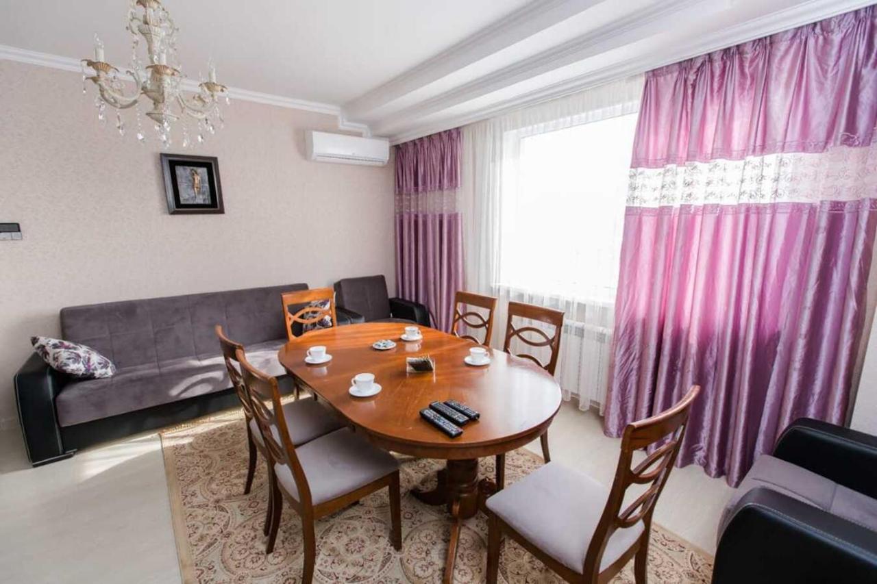 Manica Mega Towers Appartement Alma-Ata Buitenkant foto