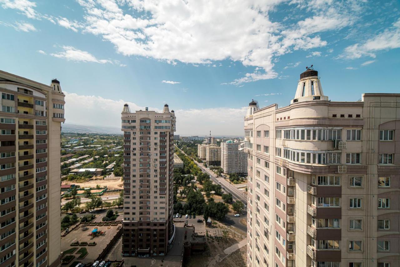 Manica Mega Towers Appartement Alma-Ata Buitenkant foto